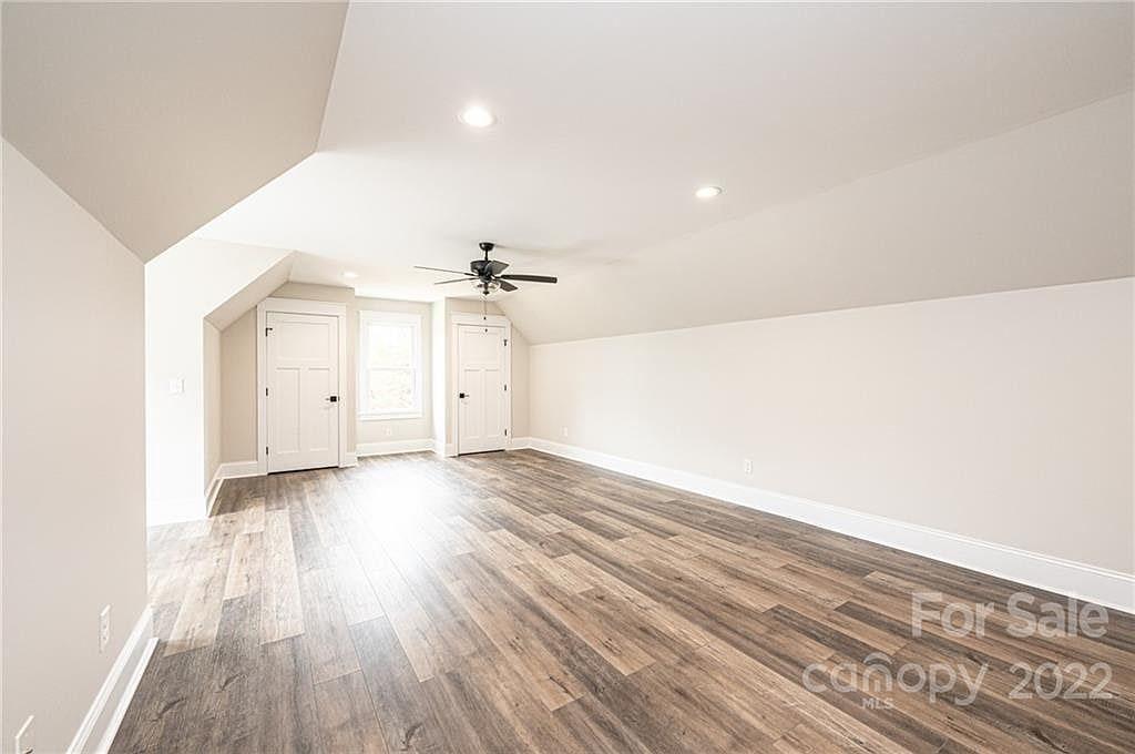 The River Bend Residence — photo 38