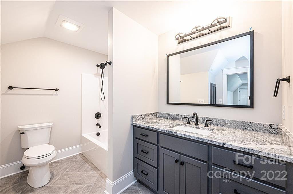 The River Bend Residence — photo 40