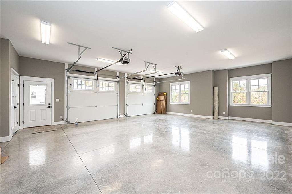 The River Bend Residence — photo 41
