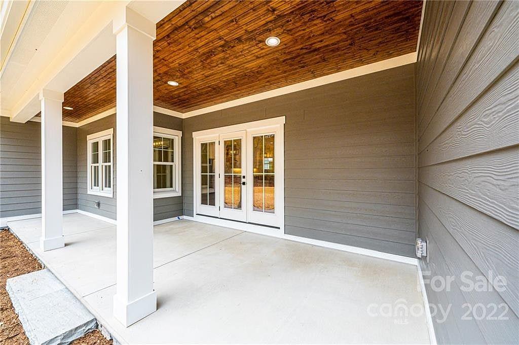 The River Bend Residence — photo 42